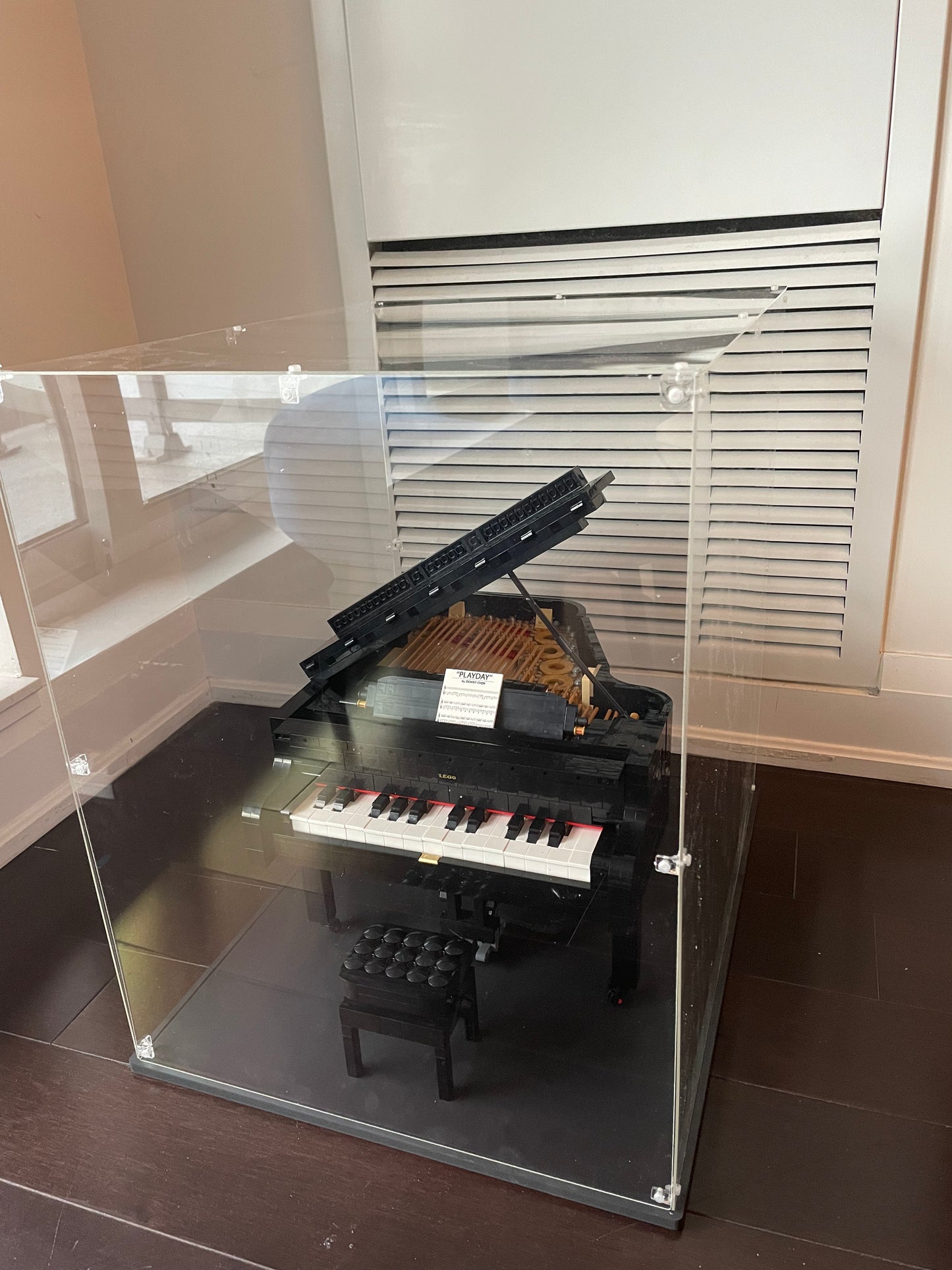 Classic Series | Display Case for LEGO® 21323 Ideas Grand Piano - 50x40x50cm (19.7" x 15.7" x 19.7")