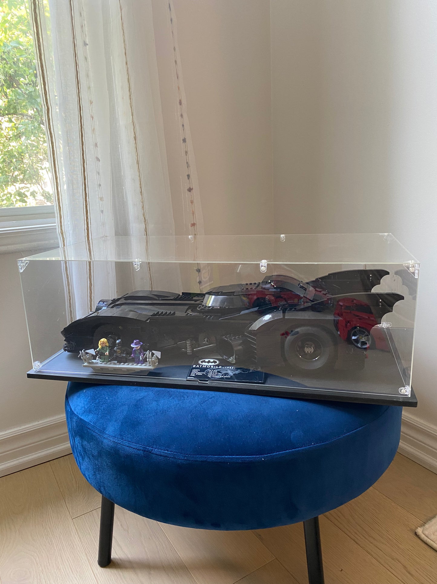 Classic Series | Display Case for LEGO® 76139 1989 Batmobile™ - 62x30x20cm (24.4" x 11.8" x 7.9")