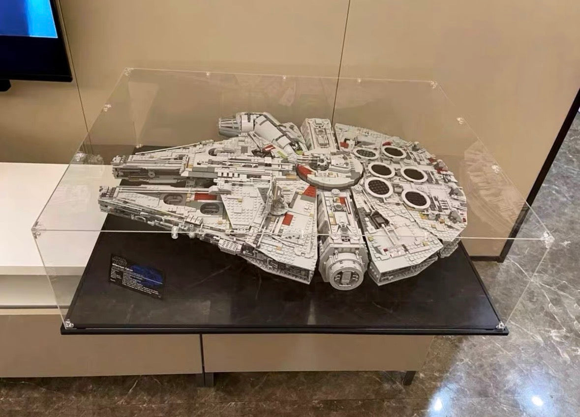 Classic Series | Display Case for LEGO® Star Wars™ 75192 UCS Millennium Falcon - 85x65x25cm (33.5" x 25.6" x 9.8")