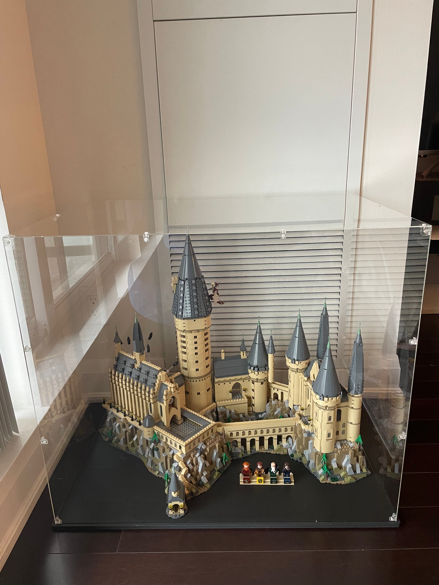 Classic Series | Display Case for LEGO Hogwarts Castle 71043 73x48x63cm (approx. 28.7x18.9x24.8")
