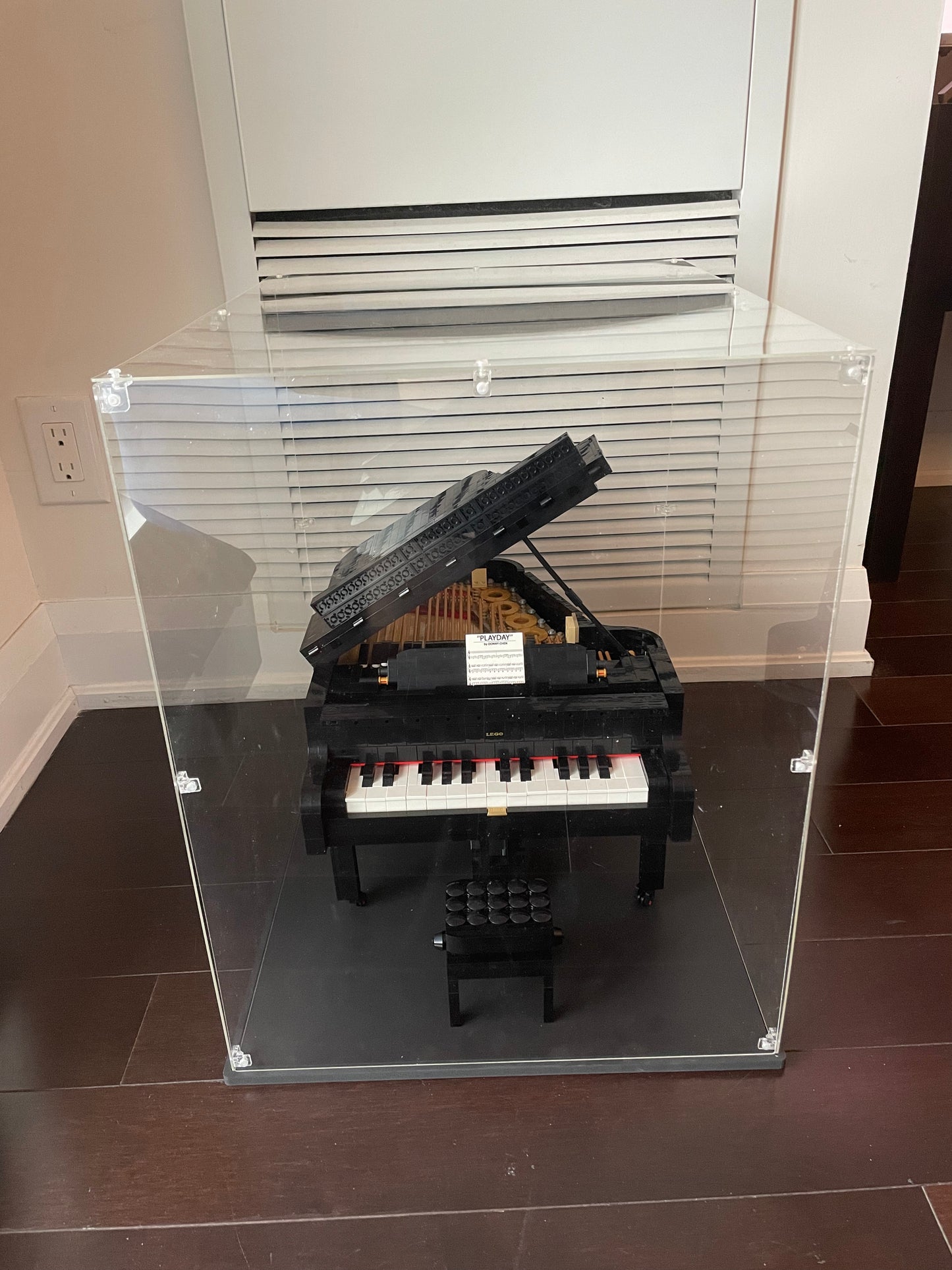 Classic Series | Display Case for LEGO® 21323 Ideas Grand Piano - 50x40x50cm (19.7" x 15.7" x 19.7")