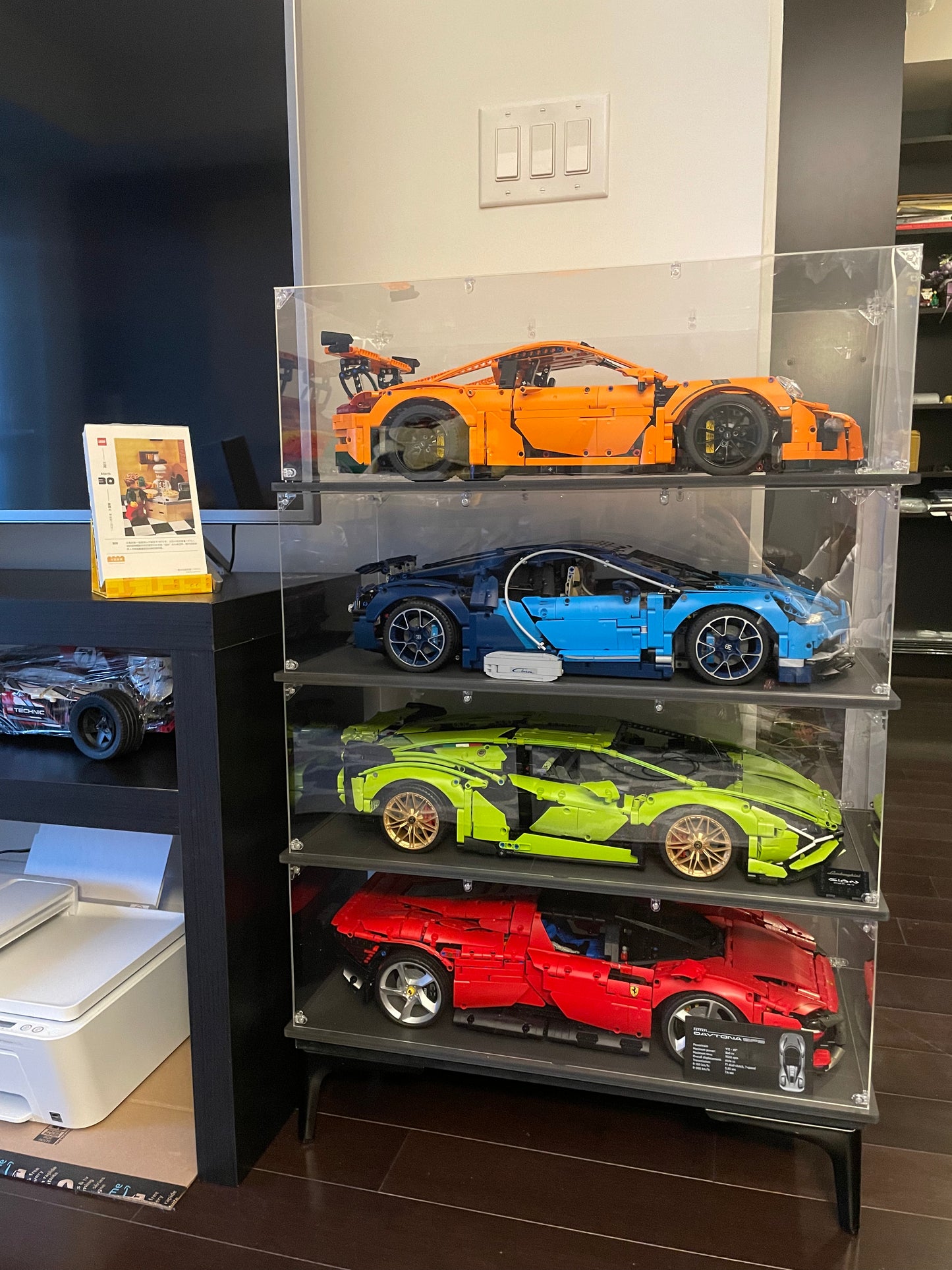 Classic Series | 1:8 Technic Supercar Case - 62x30x20cm (24.4" x 11.8" x 7.9")